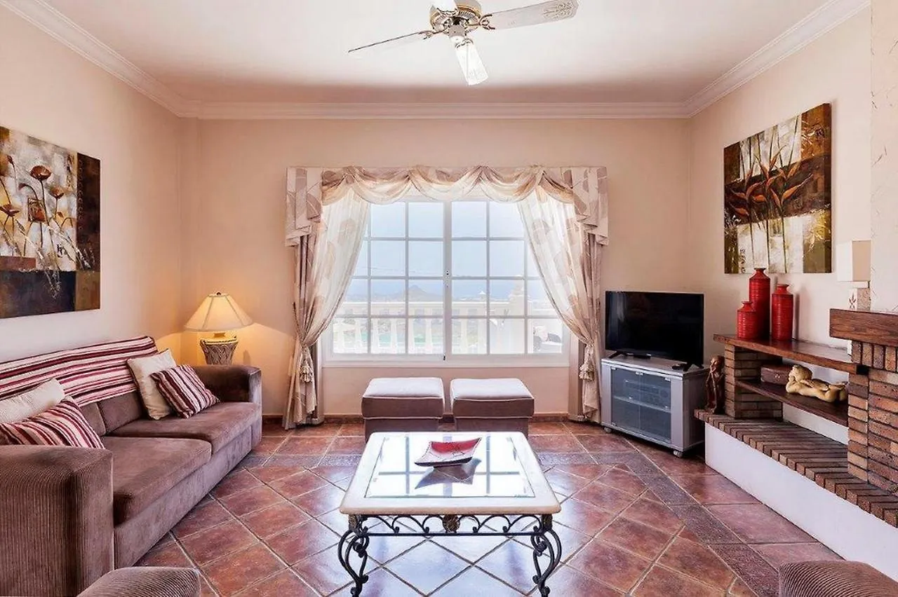 Villa Montanaアロナ