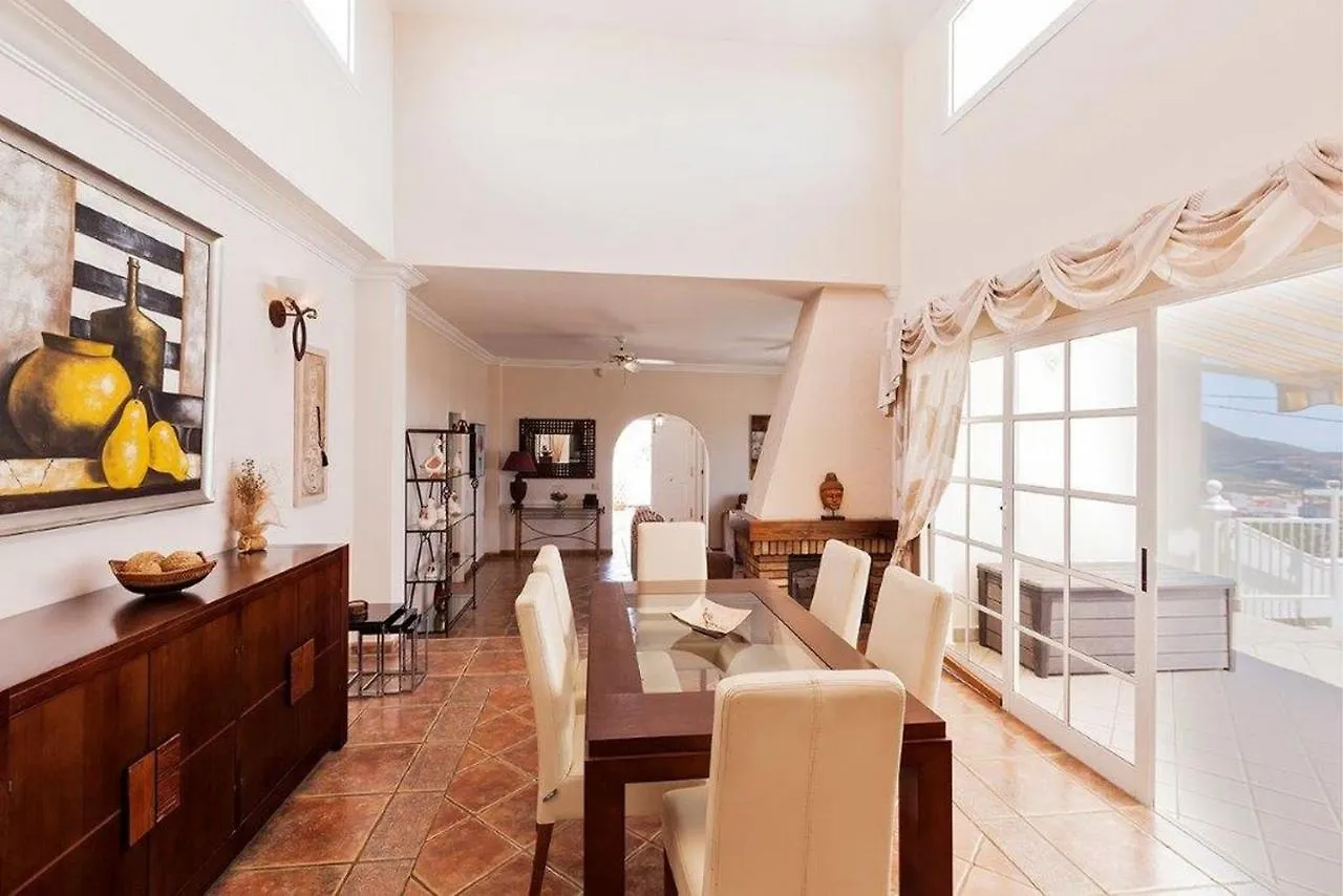 Villa Montanaアロナ スペイン